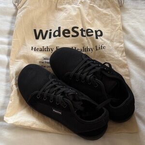 WideStep Black Sneakers